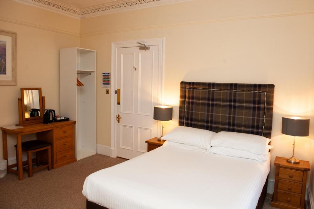 Alban And Abbey House Hotel Inverness Room photo