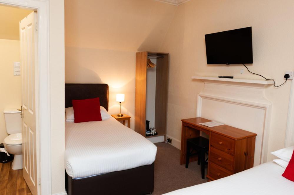 Alban And Abbey House Hotel Inverness Room photo