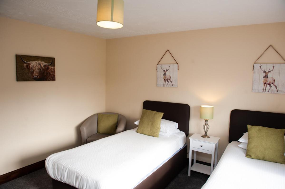 Alban And Abbey House Hotel Inverness Room photo