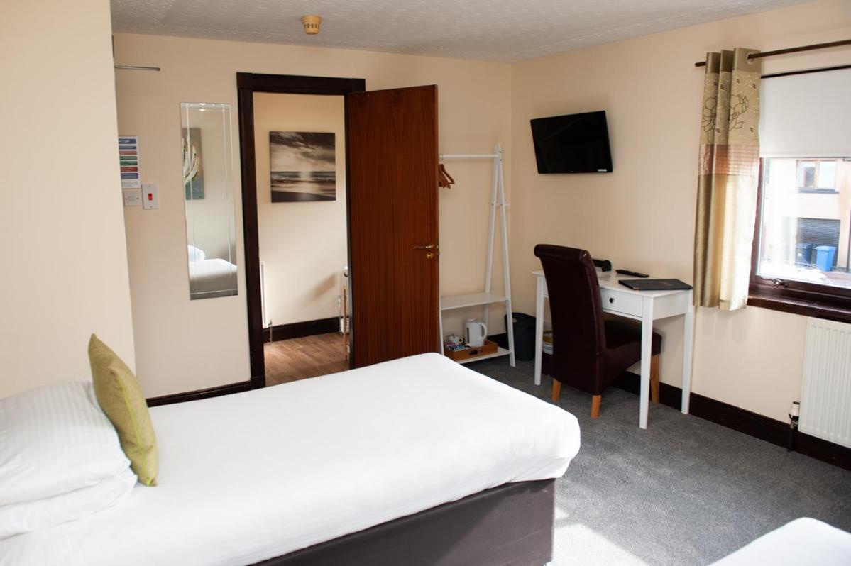 Alban And Abbey House Hotel Inverness Room photo