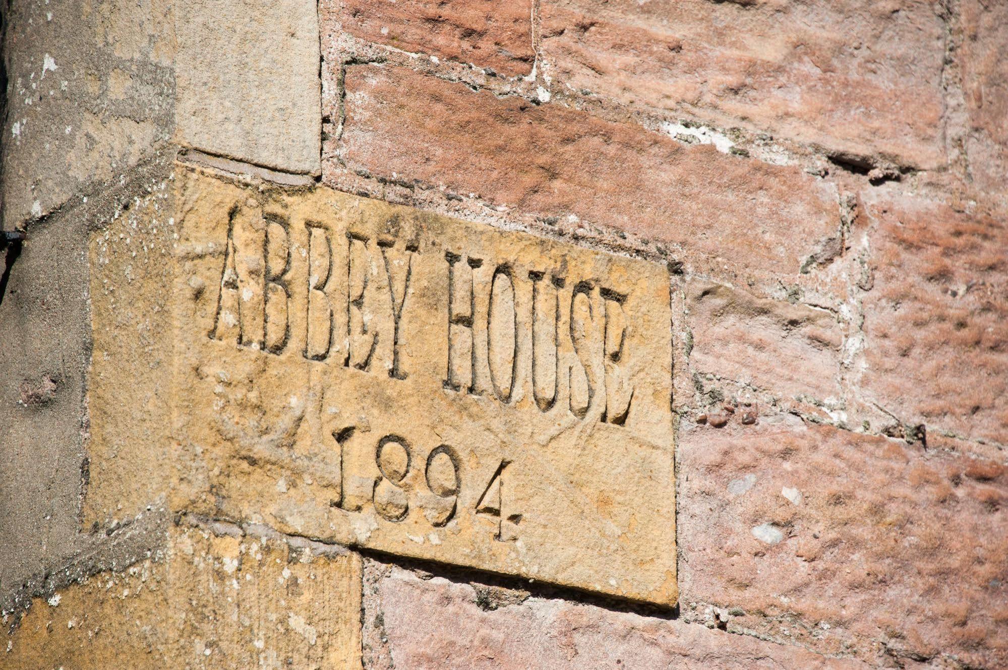 Alban And Abbey House Hotel Inverness Exterior photo